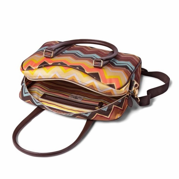 SOLD -Missoni for Target Travel Tote Zig Zag Print - Picture 3 of 3